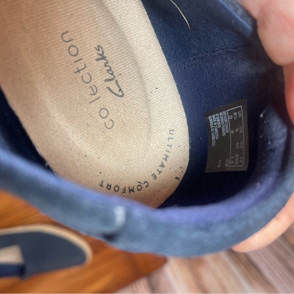 CLARKS COLLECTION ~ Women's size 9 ~ navy Suede Ultimate Comfort Slip On - Picture 6 of 6